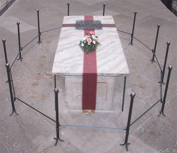 Het graf van Otto I. De keizer ligt, samen met zijn eerste vrouw, Edith van Wessex, begraven in de dom van Maagdenburg die ze samen hadden gesticht.