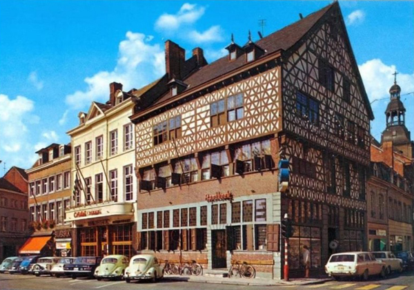 Het Sweert op de Grote Markt te Hasselt