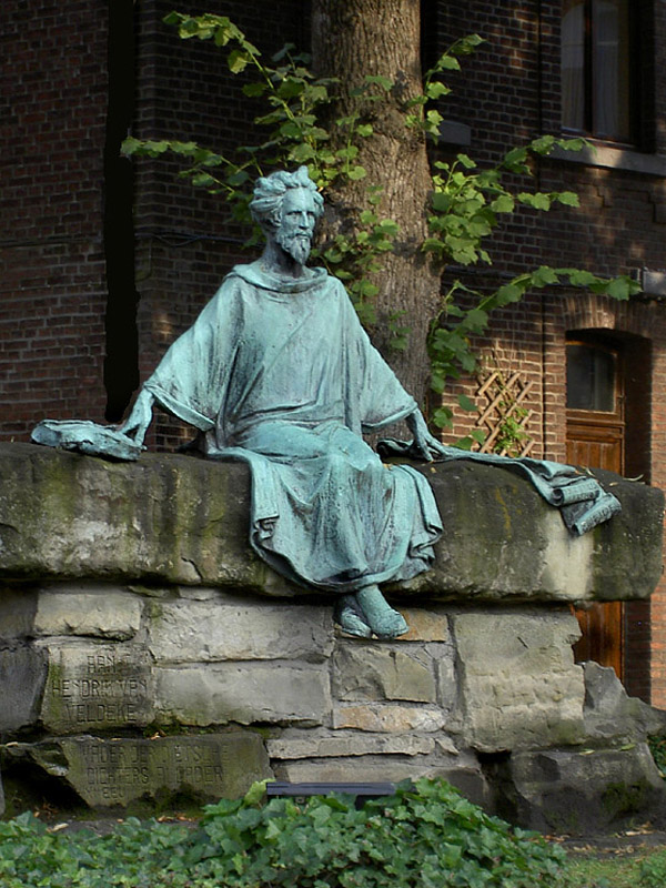 Standbeeld van Hendrik Van Veldeke