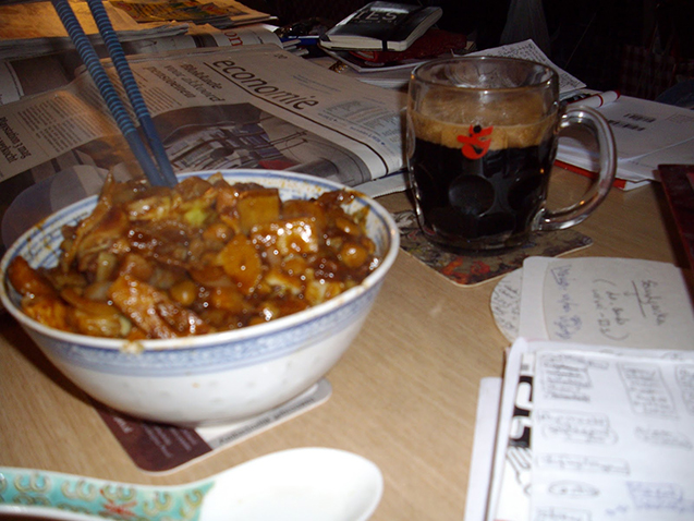 Bij elk gerecht of hartig hapje past wel een bier, net als wijn. Op de foto een Irish Stew begeleid met een stevige Schotse stout.