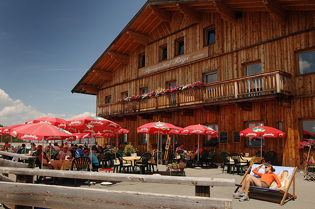 Frisse lucht en het Alpenlandschap in de Oostenrijkse berggebieden vormen de perfecte ambiance om van een nieuwe generatie Oostenrijkse bieren te genieten.