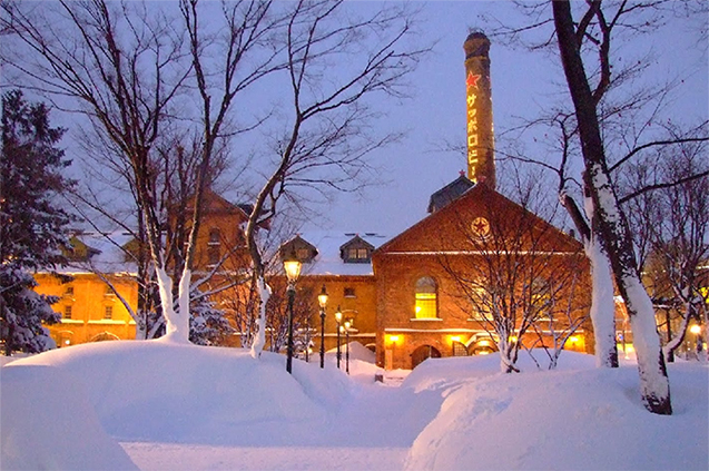 Geen bezoek aan Japan is compleet zonder Sapporobier te proeven in de brouwerij (foto hierboven) en het museum in Sapporo, Hokkaido.