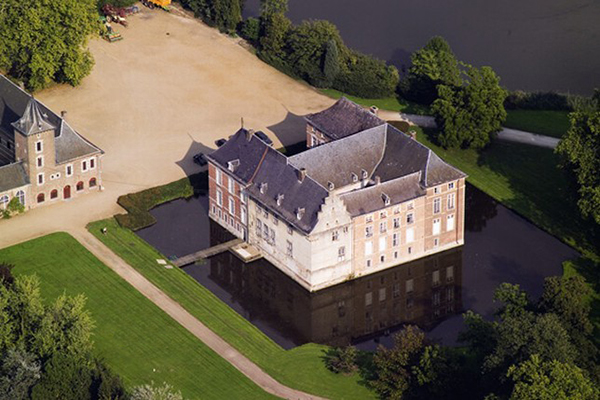 Kasteel Renesse is een van de pareltjes van 's Herenelderen.