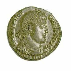 Munt met afbeelding van Romeins Keizer Valentinianus I (364 - 375 n. C)