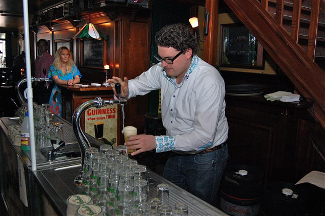 Het wordt acceptabel gevonden als 5 % van een glas bier uit schuim bestaat in plaats van uit vloeistof, of zoals ze in België rekenen: ongeveer twee vingers dik.