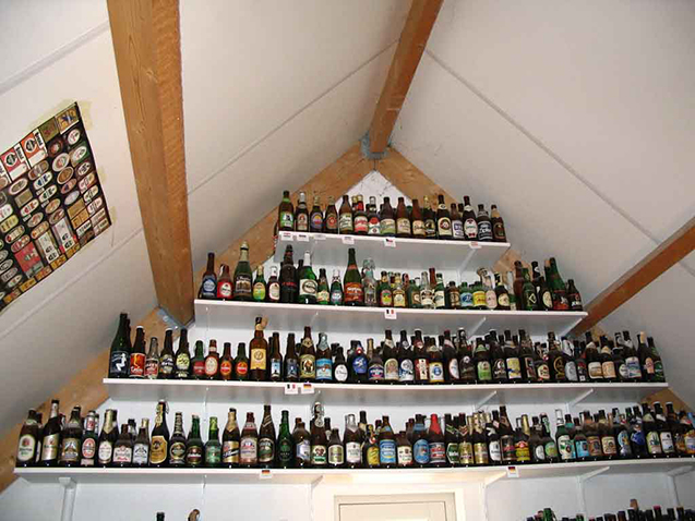 Stijlvolle bierflessen en opvallende etiketten, een groeiend onderdeel van de biercultuur, kunnen veel zeggen over het karakter van een bier.