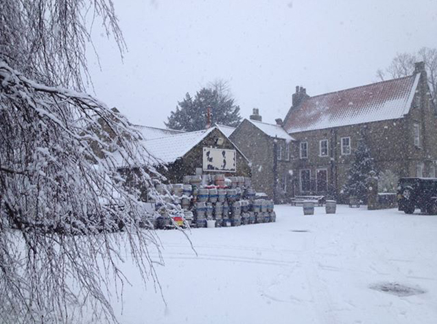 Pittoresk plaatje van de North Yorkshire brouwerij in de winter, te Guisborough, North Yorkshire, Engeland.