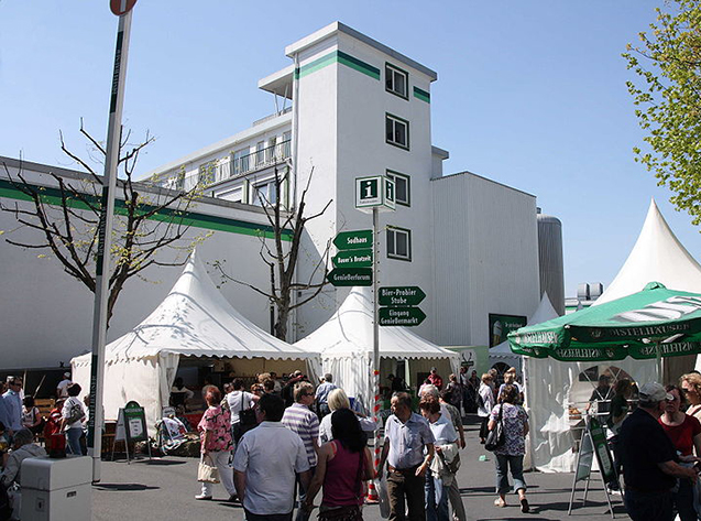 Markt aan de brouwerij Distelh&auml;user, Tauberbischofsheim-Distelhausen, Zuidoost-Duitsland.